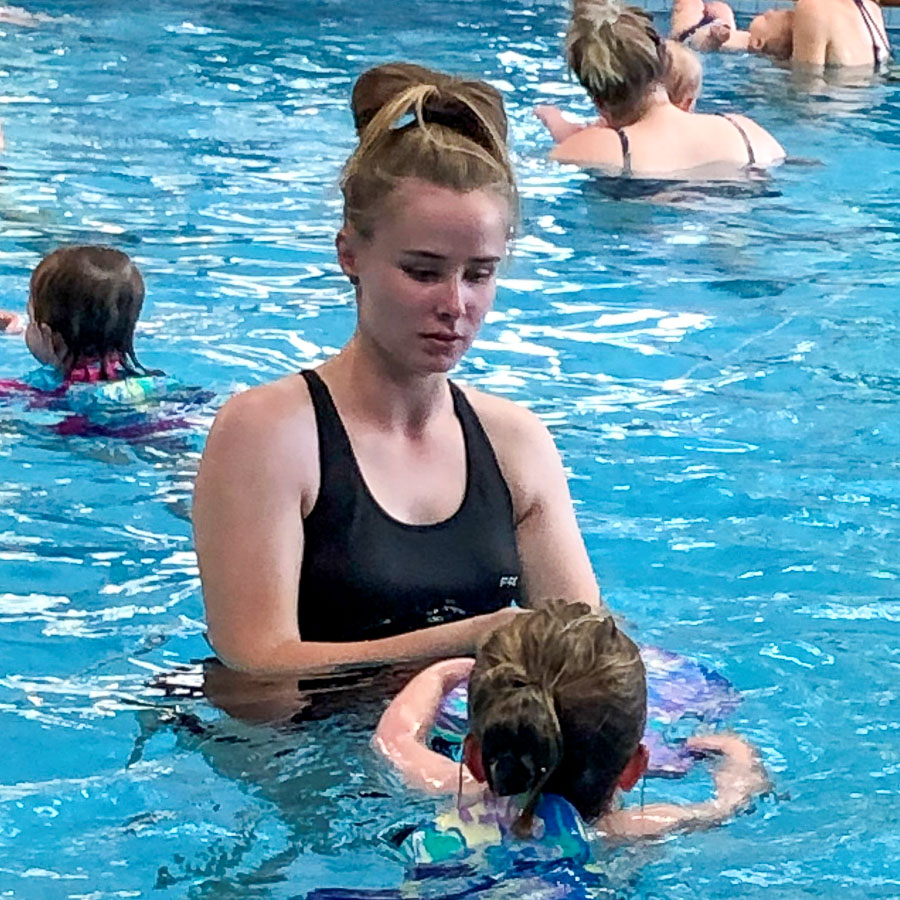 Amanda swimming teacher at Award Swim School